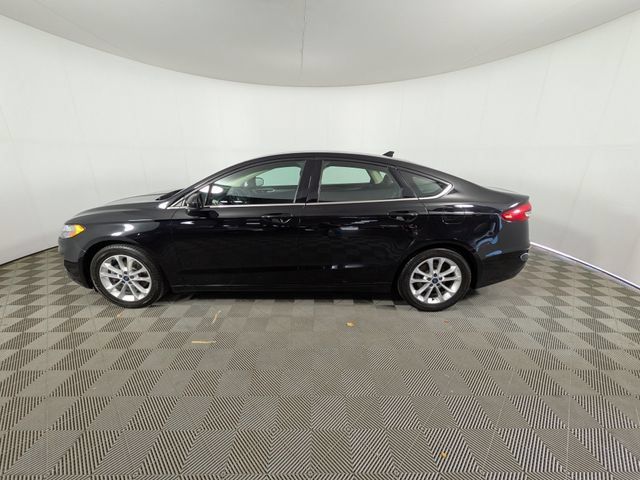 Used 2019 Ford Fusion SE FWD image 14