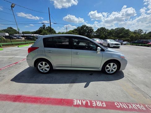 Used 2012 Nissan Versa Hatchback w/ SL Navigation Pkg FWD image 16
