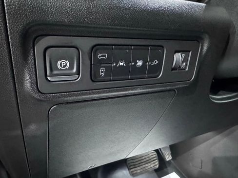 Used 2024 GMC Hummer EV 2X w/ LPO, Illumination Package image 30