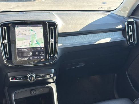 Certified 2026 Volvo XC40 B5 Plus AWD/4WD image 8