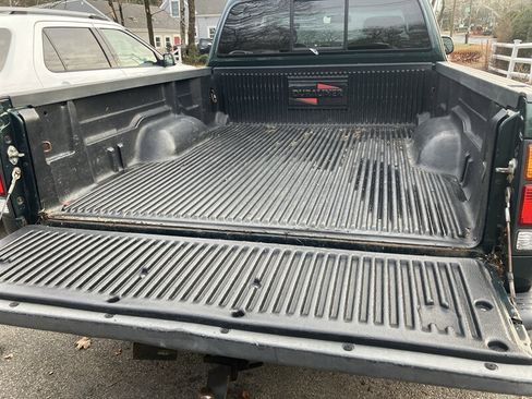 Used 2001 Toyota Tundra Limited image 16