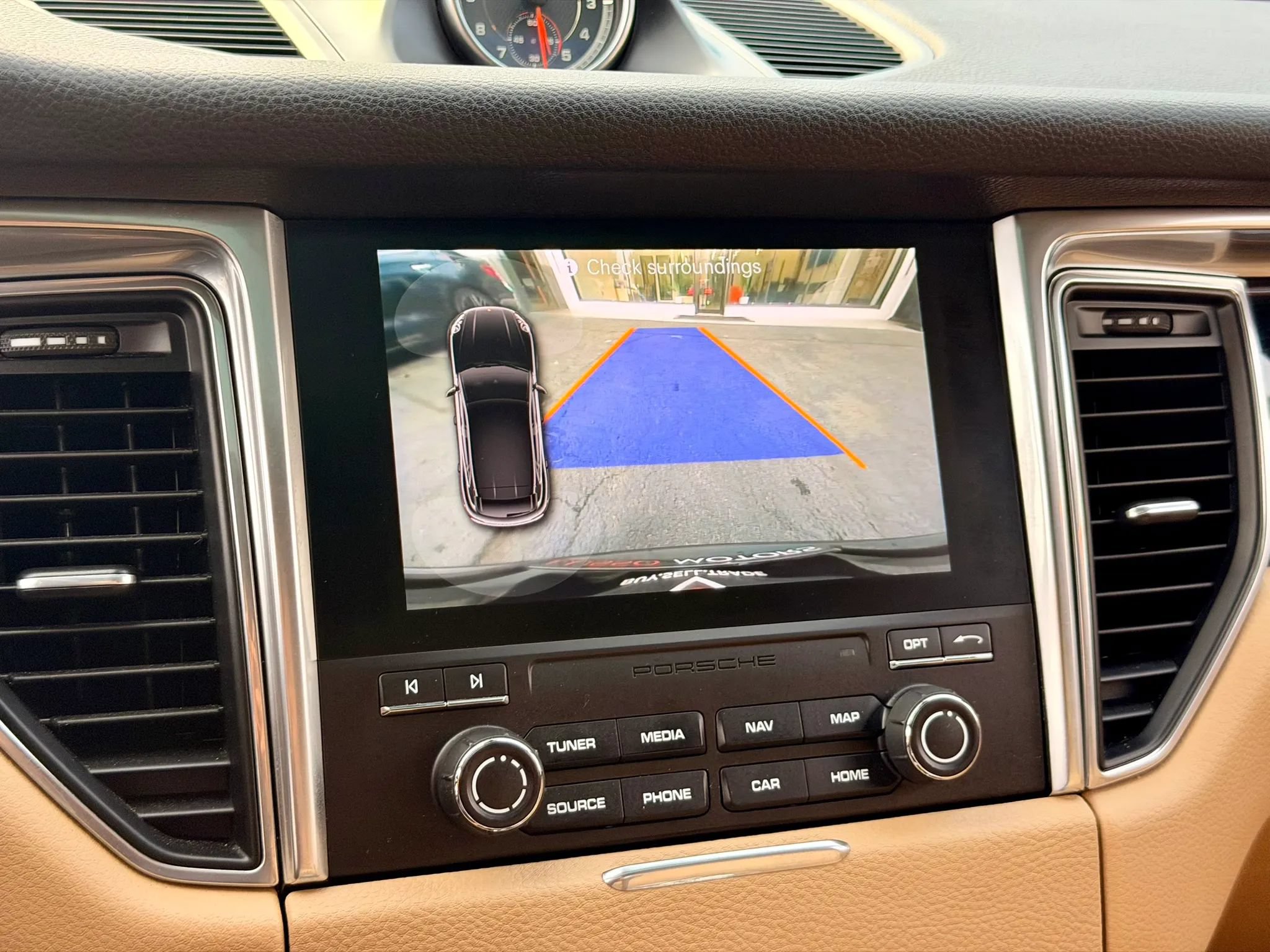 Used 2018 Porsche Macan Sport Edition AWD/4WD image 24