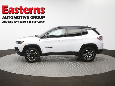 Used 2024 Jeep Compass Trailhawk AWD/4WD image 59