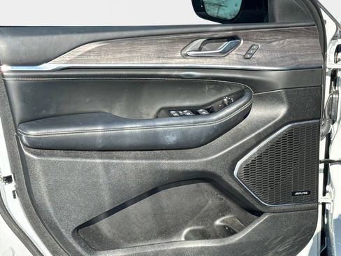 Used 2023 Jeep Grand Cherokee L Overland image 17