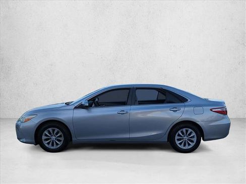 Used 2015 Toyota Camry LE FWD image 8