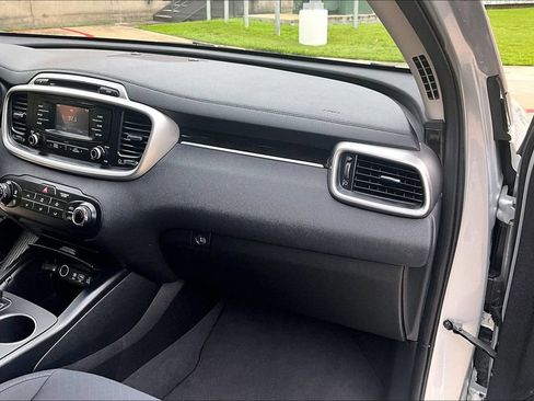 Used 2018 Kia Sorento L FWD image 23