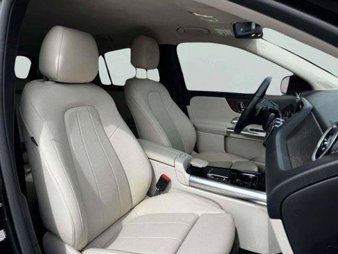 Used 2021 Mercedes-Benz GLA 250 4MATIC w/ Premium Package image 50