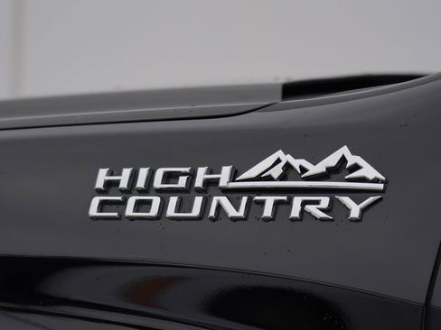 Used 2022 Chevrolet Silverado 1500 High Country image 15
