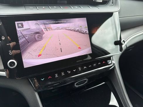 New 2026 Jeep Grand Cherokee Altitude AWD/4WD image 18