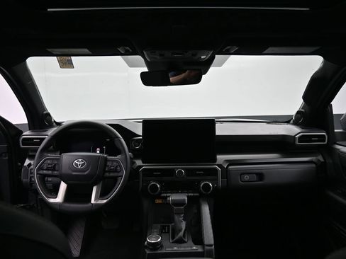 Used 2025 Toyota 4Runner Limited image 33