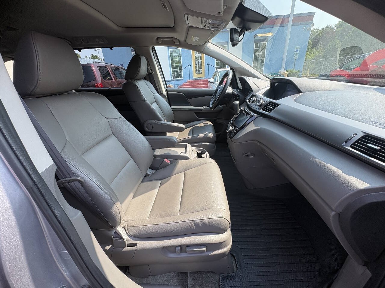Used 2017 Honda Odyssey EX-L image 25