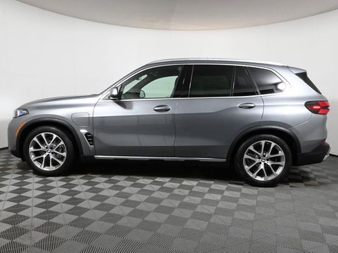 Used 2026 BMW X5 xDrive50e w/ Premium Package image 2