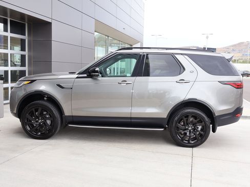 Certified 2025 Land Rover Discovery S AWD/4WD image 11