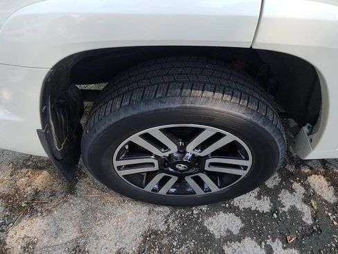 Used 2019 Toyota 4Runner Limited AWD/4WD image 10