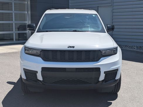 Used 2021 Jeep Grand Cherokee L Laredo AWD/4WD image 2