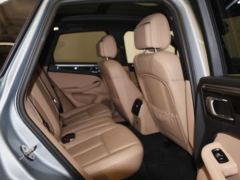 Used 2021 Porsche Macan S image 53