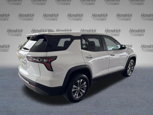 Used 2026 Chevrolet Equinox LT FWD image 9