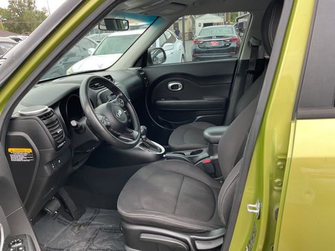 Used 2015 Kia Soul FWD image 13