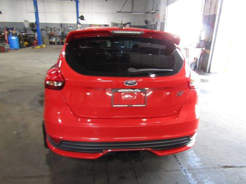 Used 2017 Ford Focus ST FWD image 7