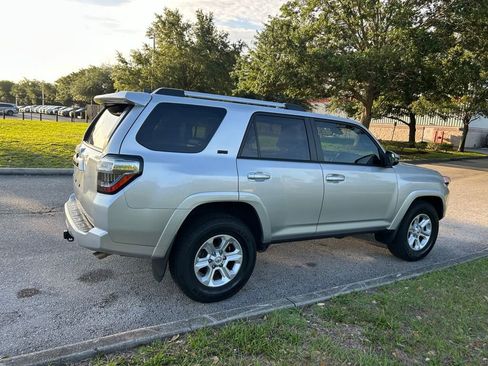 Used 2024 Toyota 4Runner SR5 Premium w/ Moonroof Package RWD image 6