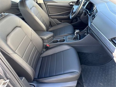 Certified 2023 Volkswagen Jetta SE image 13