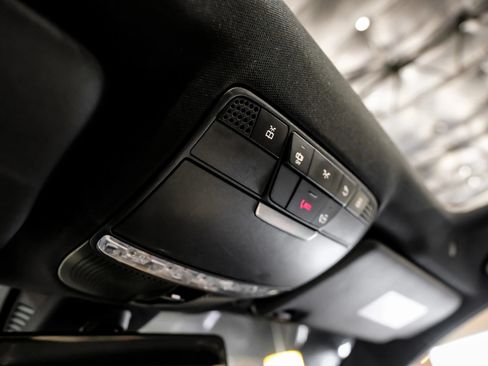 Used 2019 Mercedes-Benz E 300 4MATIC image 22