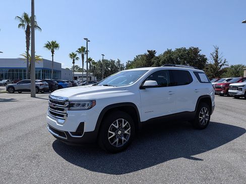 Certified 2023 GMC Acadia SLT w/ LPO, Floor Liner Package FWD image 7
