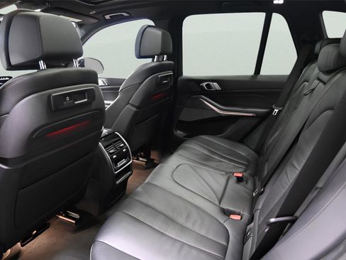Used 2019 BMW X5 xDrive50i w/ M Sport Package AWD/4WD image 16