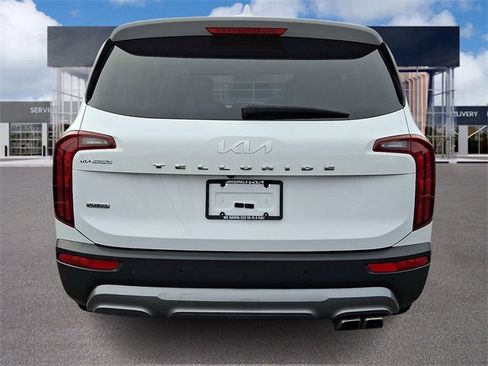 Certified 2022 Kia Telluride S image 5