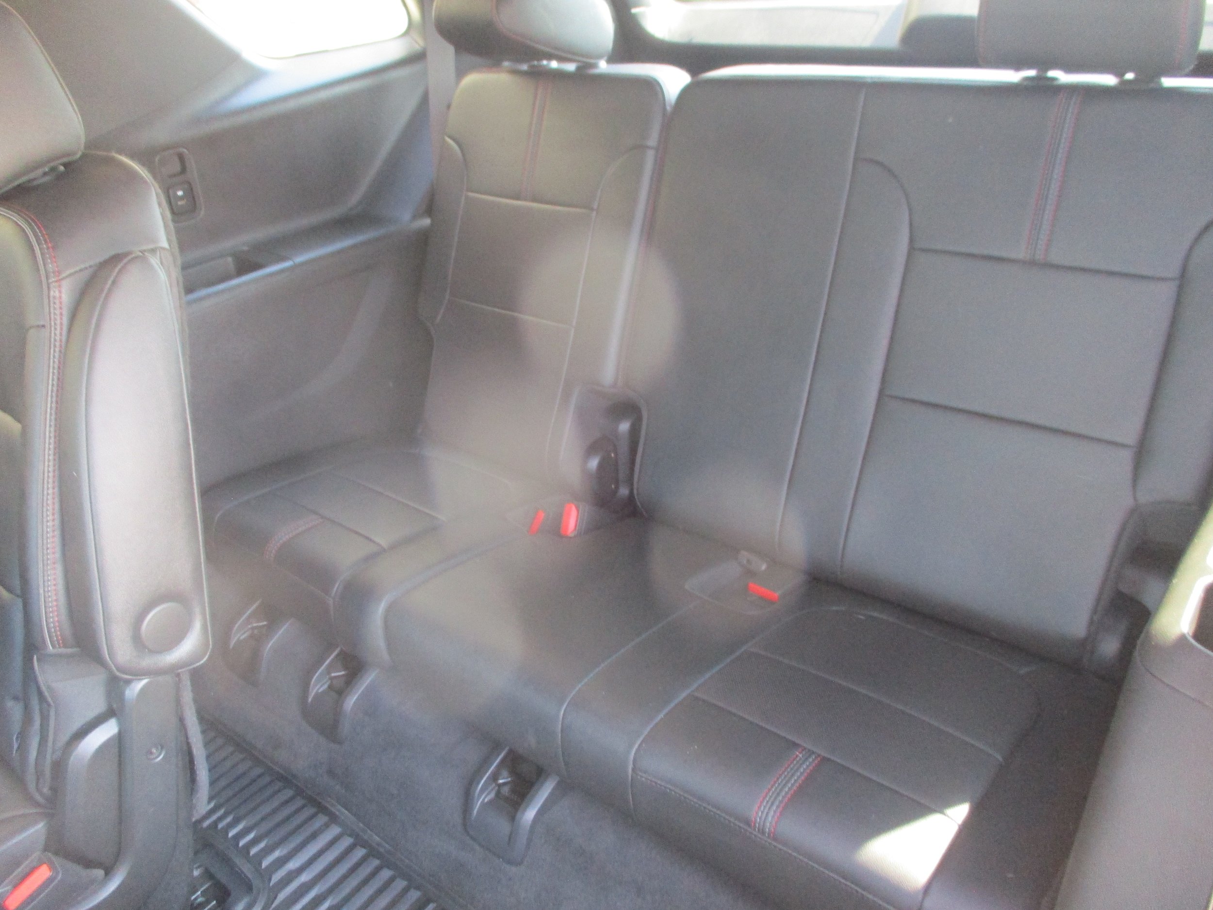 Used 2023 Chevrolet Traverse RS FWD image 8