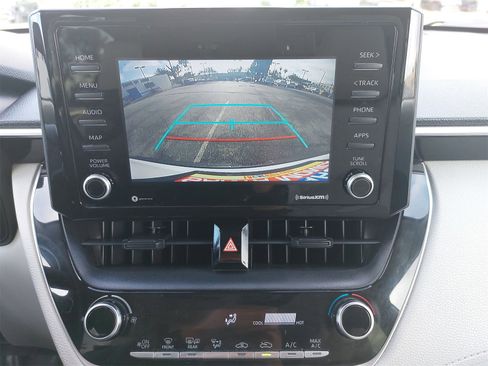 Used 2022 Toyota Corolla Cross L image 21