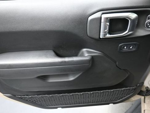 Used 2022 Jeep Gladiator Mojave w/ LED Lighting Group AWD/4WD image 13