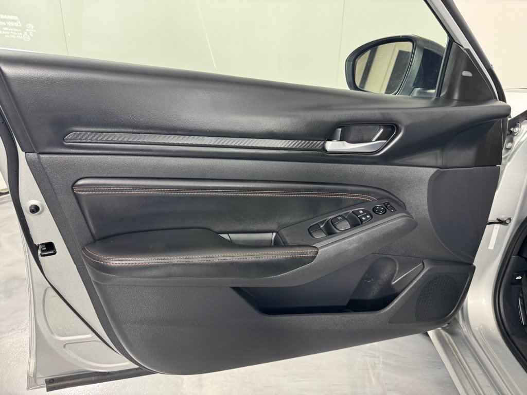 Used 2022 Nissan Altima 2.5 SR FWD image 10