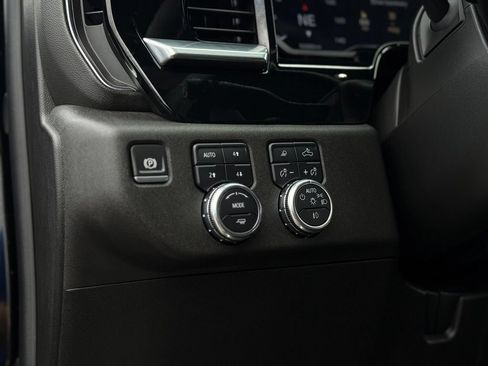 Used 2024 GMC Sierra 1500 Elevation w/ Elevation Premium Package AWD/4WD image 5