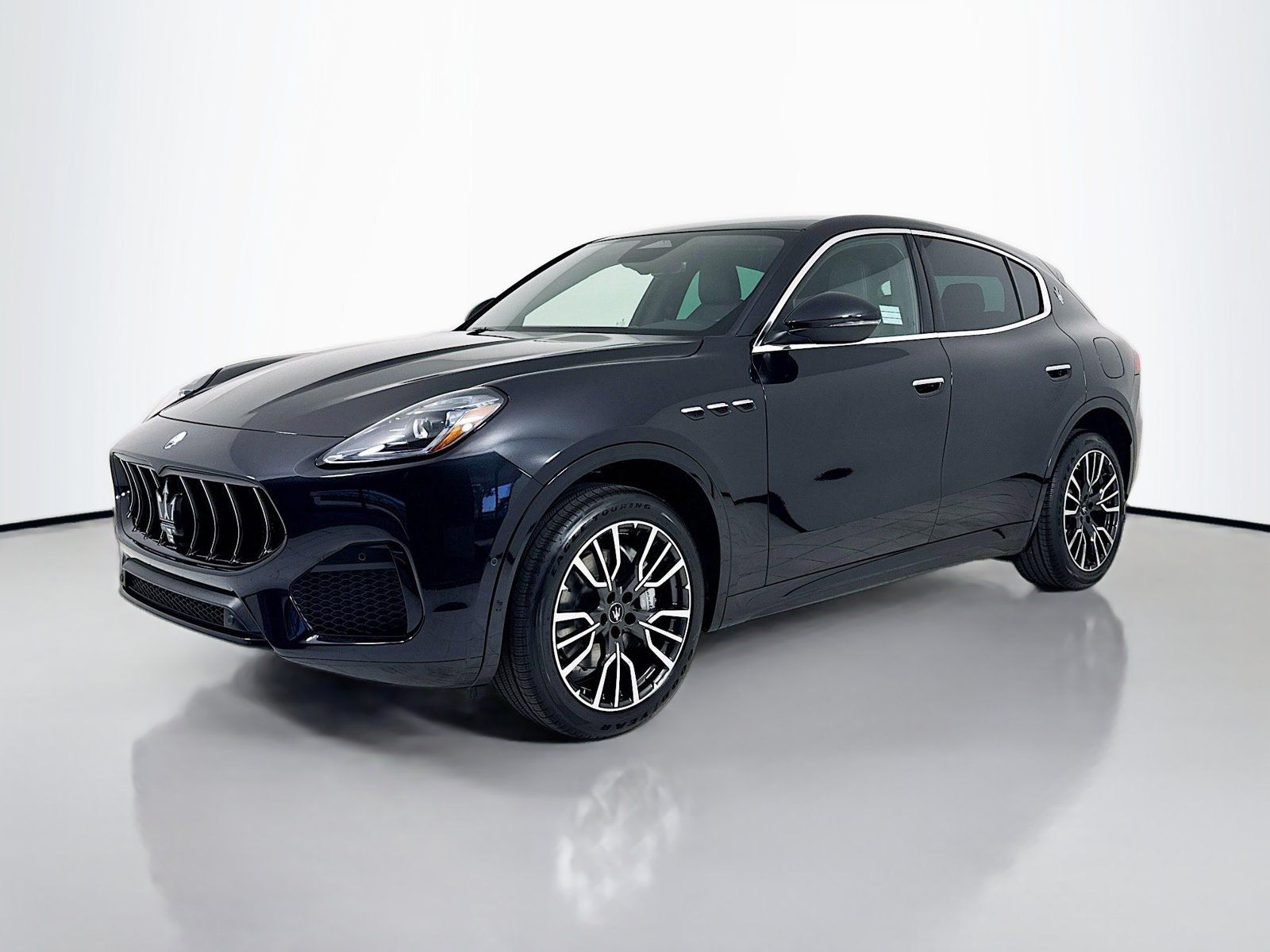 Used 2025 Maserati Grecale GT AWD/4WD image 3
