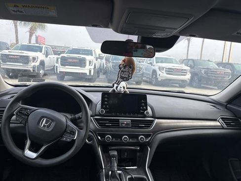 Used 2019 Honda Accord LX image 9