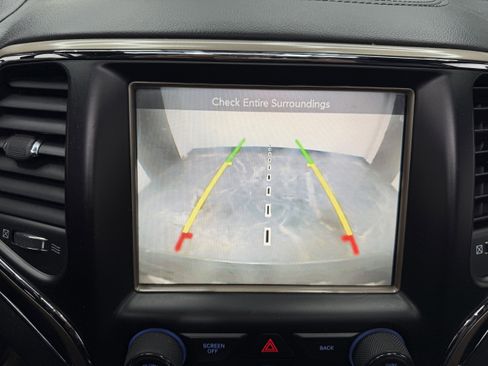 Used 2014 Jeep Grand Cherokee Summit image 16