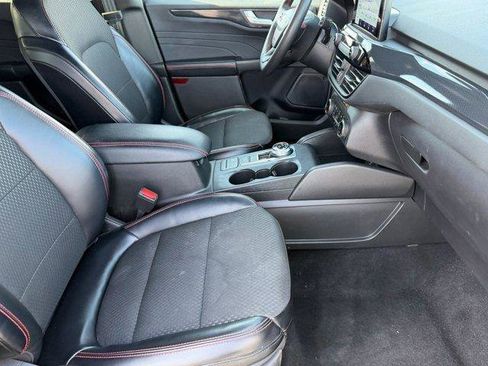 Used 2024 Ford Escape ST-Line image 12