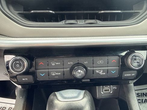 Used 2025 Jeep Compass Limited AWD/4WD image 19