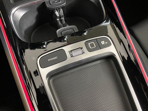 New 2025 Mercedes-Benz GLB 250 4MATIC image 26