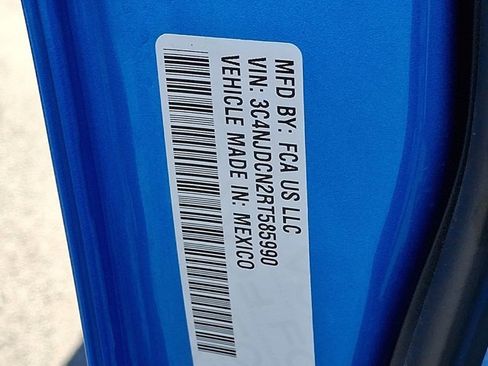 Certified 2024 Jeep Compass Limited w/ Sun and Sound Group image 32