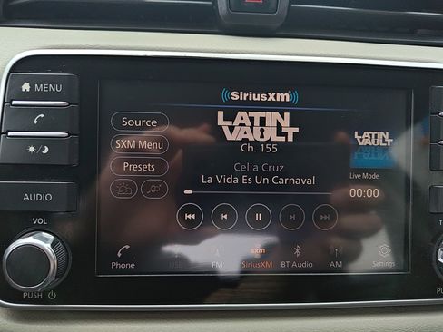 Used 2021 Nissan Versa SV FWD image 17