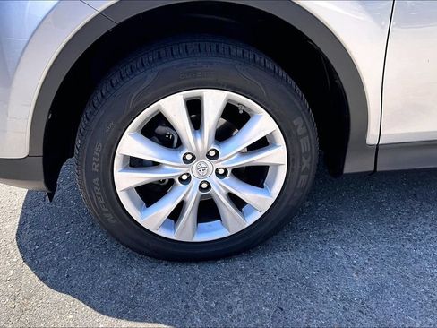 Used 2015 Toyota RAV4 Limited w/ Technology Package FWD image 8
