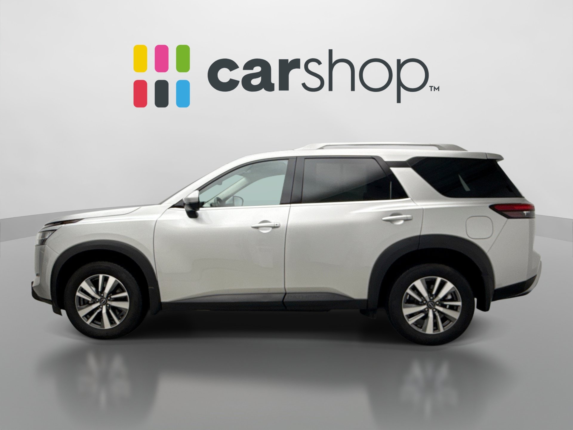 Used 2023 Nissan Pathfinder SL AWD/4WD image 2