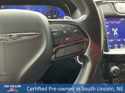 Used 2018 Chrysler 300 S image 10