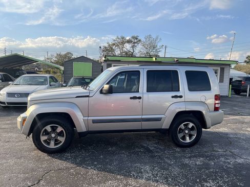 Used 2008 Jeep Liberty Sport image 7