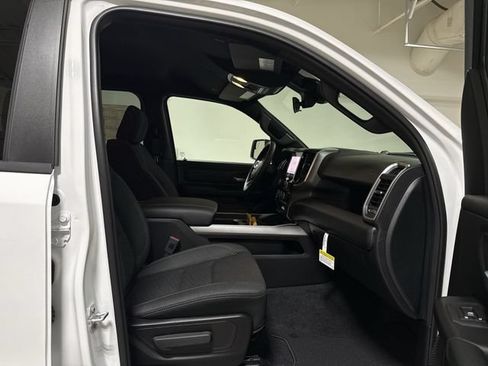 New 2026 RAM 1500 Express AWD/4WD image 21