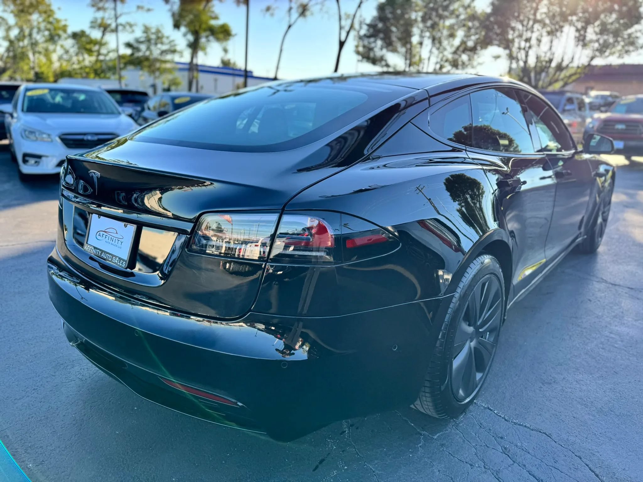Used 2022 Tesla Model S Standard Range AWD/4WD image 5