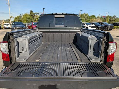 Used 2019 Nissan Titan PRO-4X w/ Pro-4x Convenience Package AWD/4WD image 32