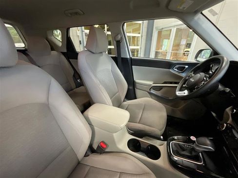 Used 2022 Kia Soul S image 28